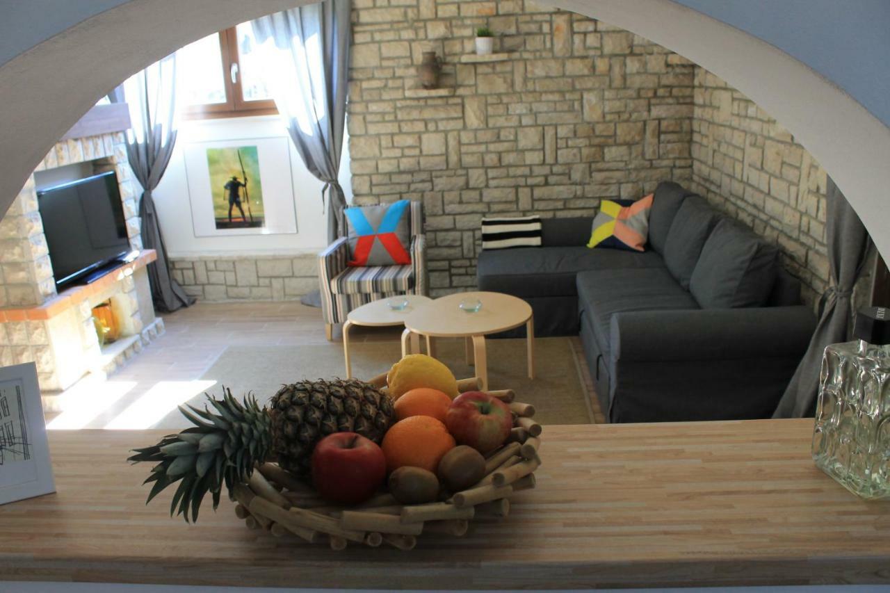 Apartments Dina 普拉 外观 照片