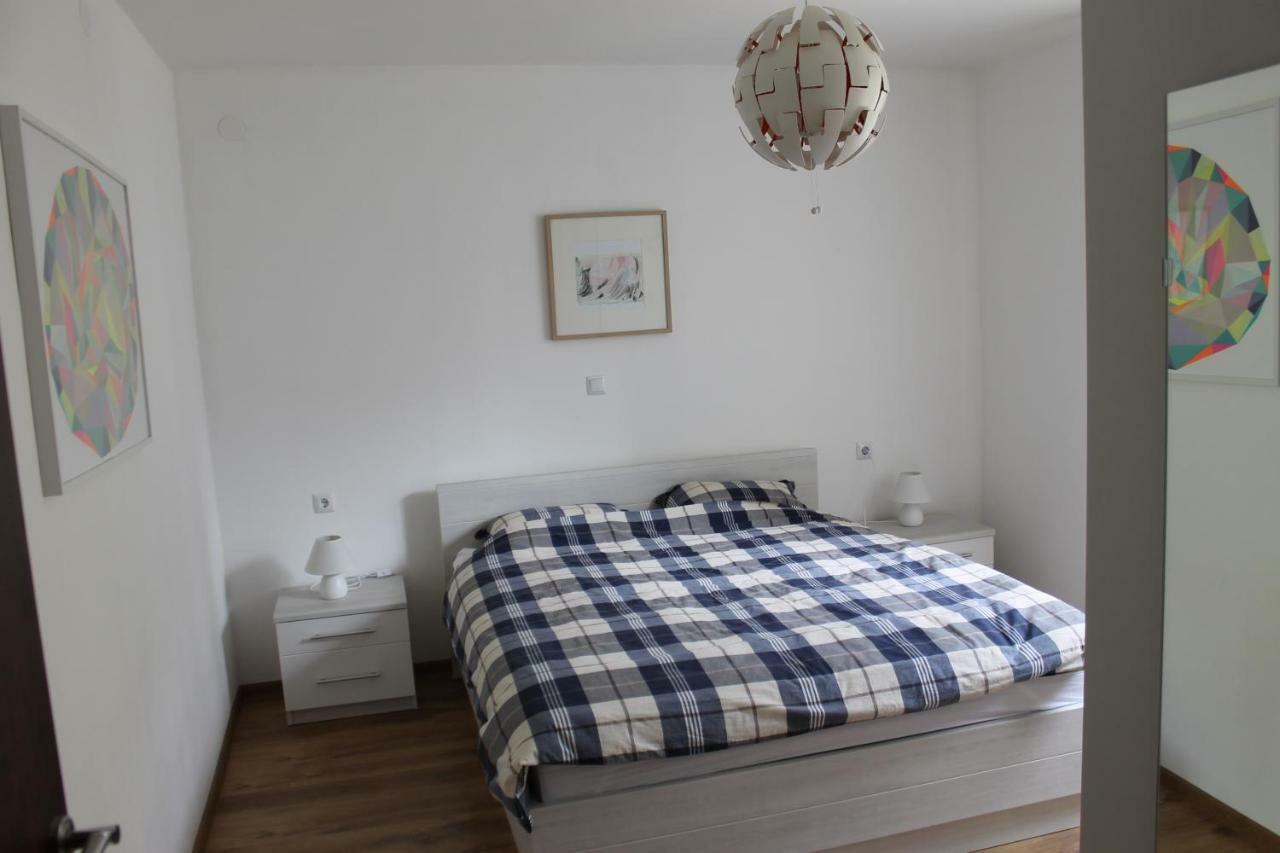 Apartments Dina 普拉 外观 照片